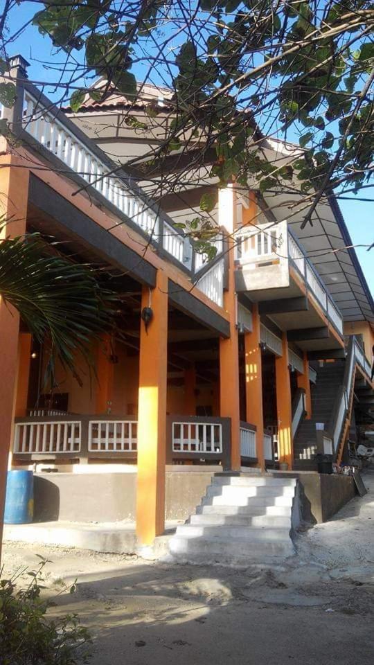 Matahari Long Beach 페렌티안 아일랜드 외부 사진